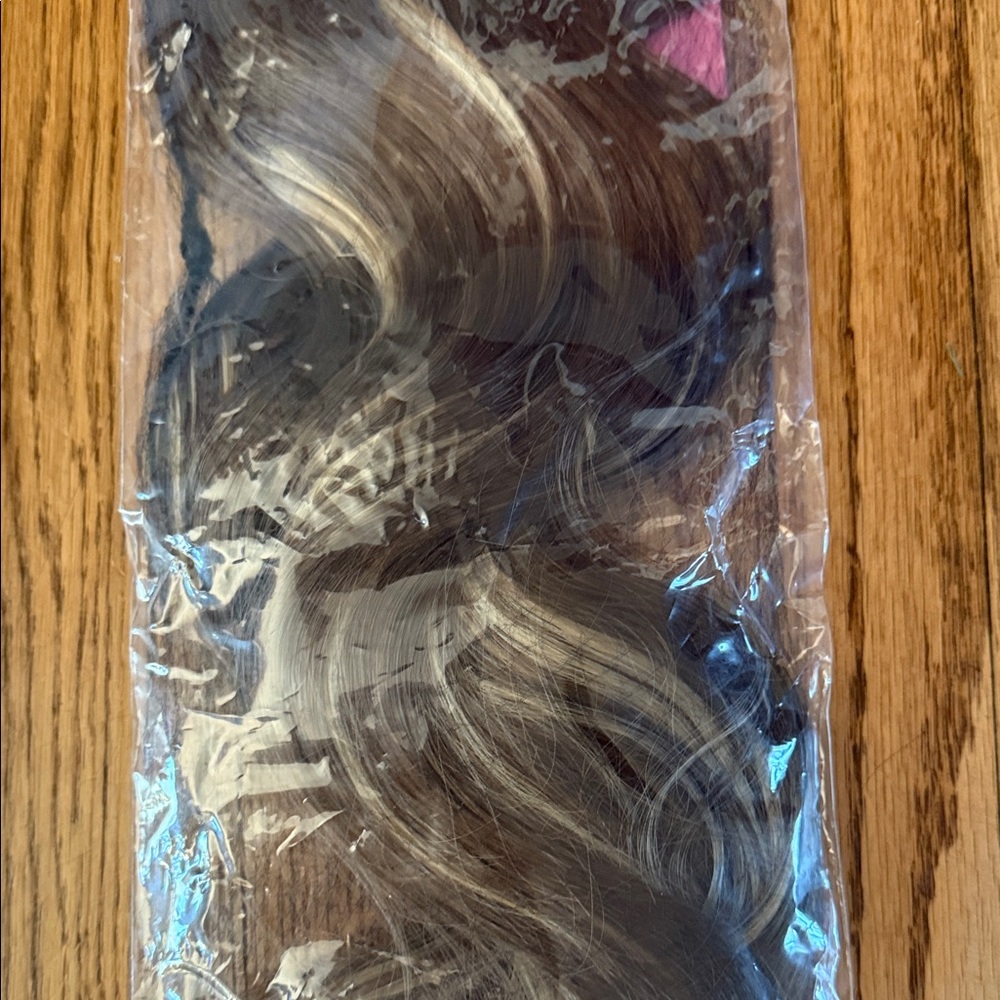 Hair Extensions - Picture 3 of 4